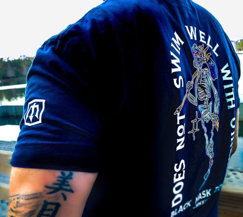 Does Not Swim Well With Others Men's Cotton T-Shirt – Navy